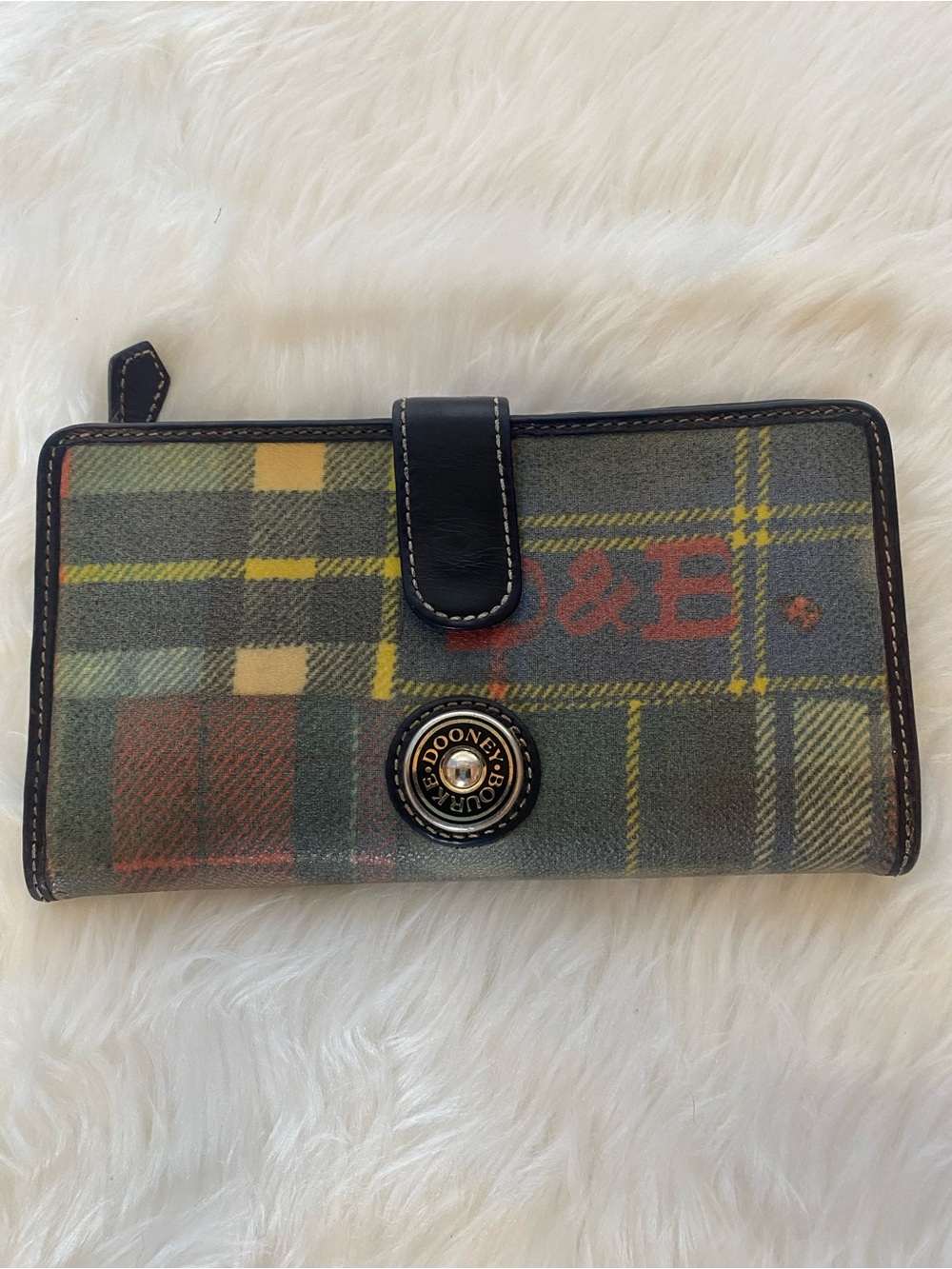 Dooney & Bourke Plaid Wallet Classic Charm Everyday Style